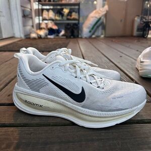 Nike Women’s Vomero 18